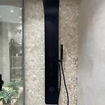 Zelun Center Apartment