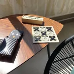 Zelun Center Apartment *