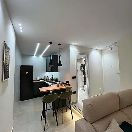 Zelun Center Apartman *